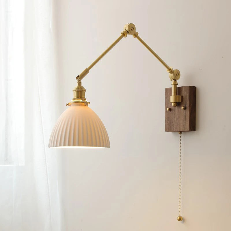 Modern Wall Light: Elegant and Adjustable Lighting Fixture