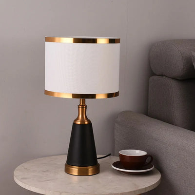 American Bedroom Bedside Table Lamp - Hotel Villa Guest Room Living Room Decorative Table Lamp Gold Iron LED Lamp