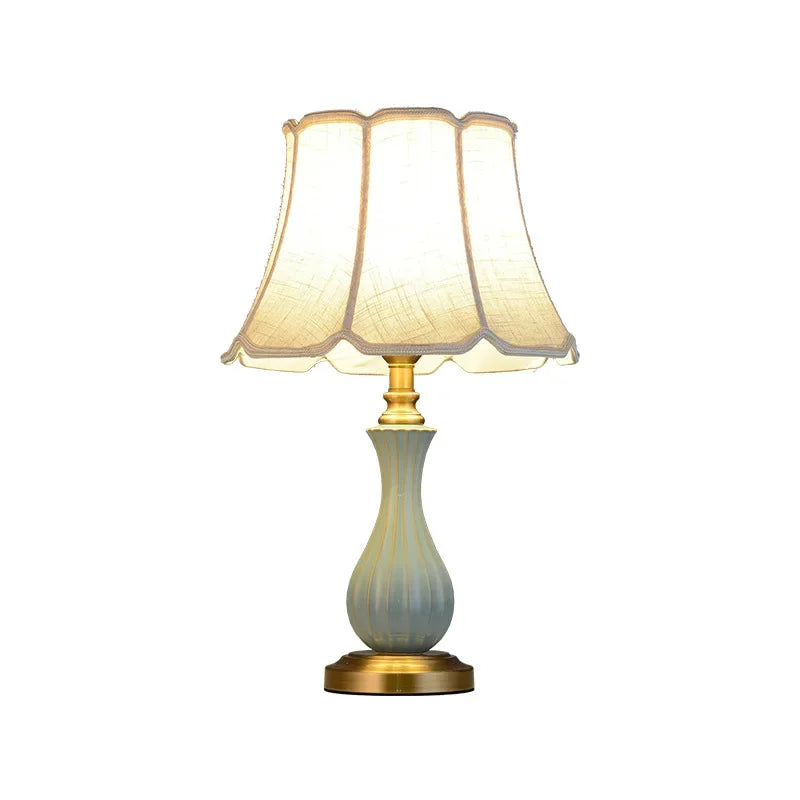 European Pastoral Warm Wedding House Villa Ceramic Table Lamp American Simple Creative Living Room Bedroom Bedside Lamp