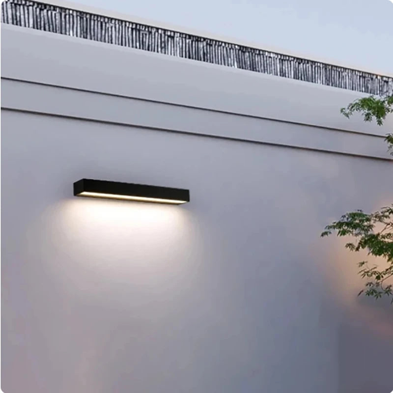 Modern Waterproof IP66 LED Outdoor Wall Lights for Balcony and Courtyard