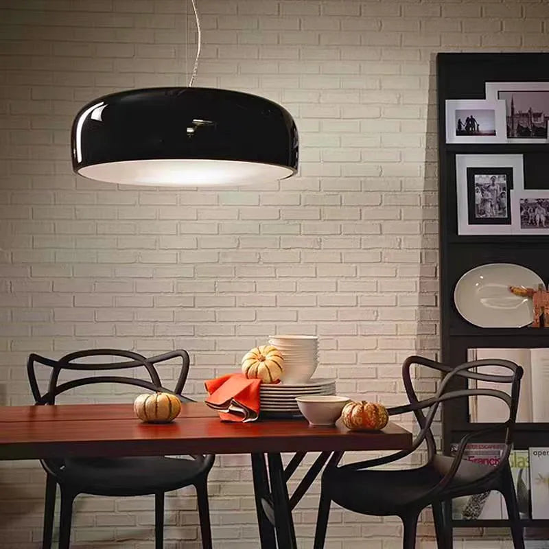 Classic Black Aluminum Lampshade Pendant Light: Timeless Elegance in Modern Design