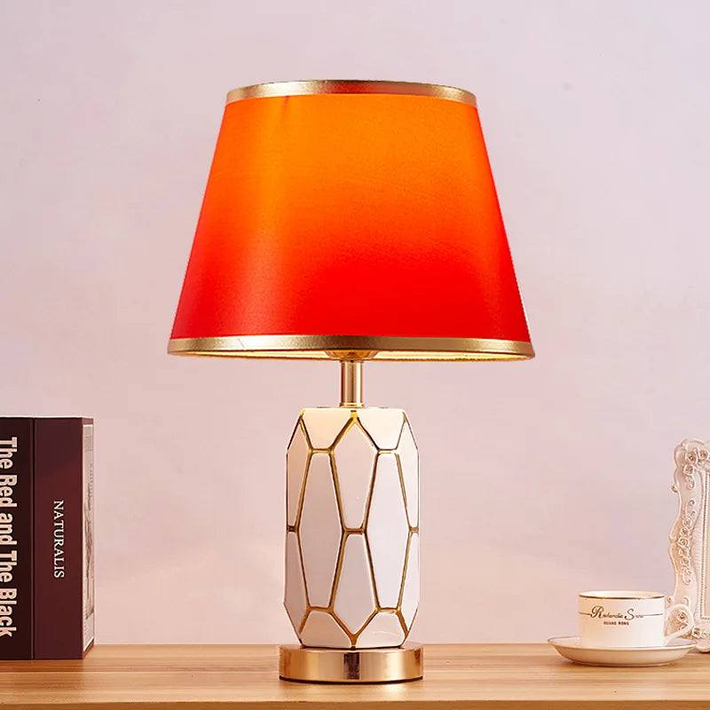 American Ceramic Table Lamp - Simple Modern Bedroom Bedside Lamp for Living Room, Warm Wedding Room Decorative Lamp