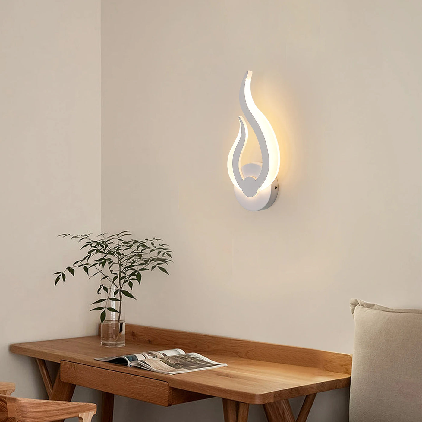 Modern Flame-Shaped LED Wall Sconce – Warm 3000K Indoor Lighting Fixture