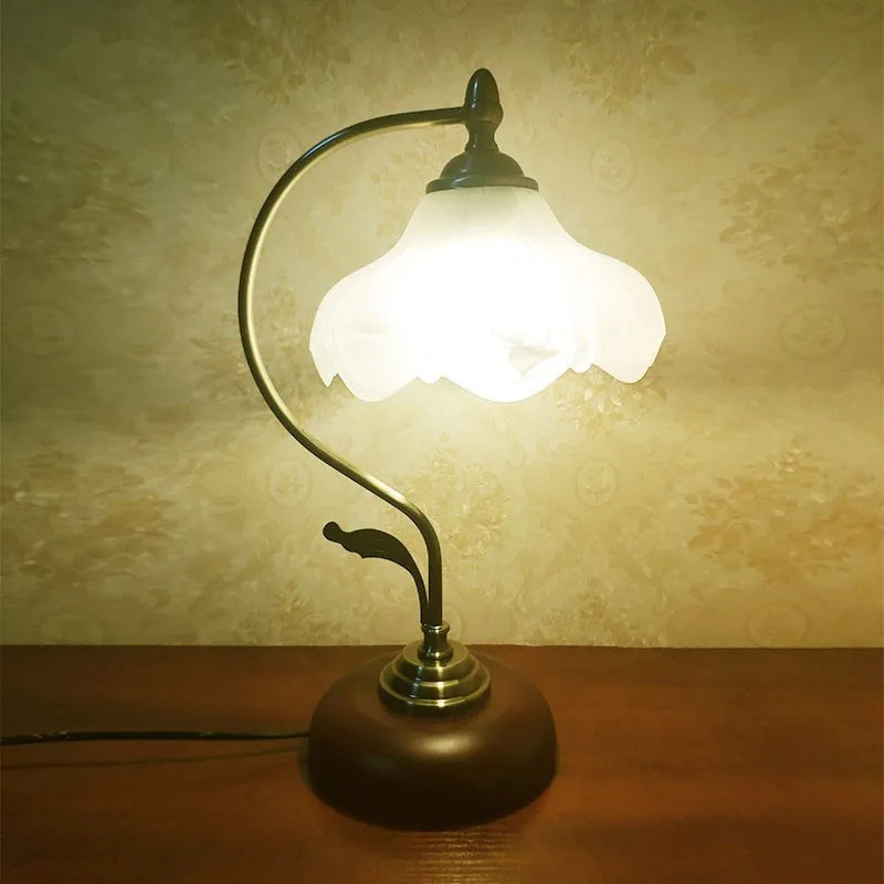 American Style All Copper Decorative Desk Lamp - Elegance and Warmth for Bedroom and Study