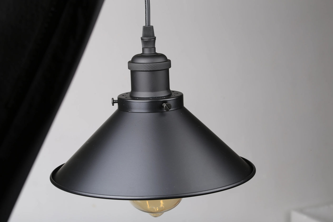 Black Vintage Pendant Light | Retro Hanging Chandelier Lamp